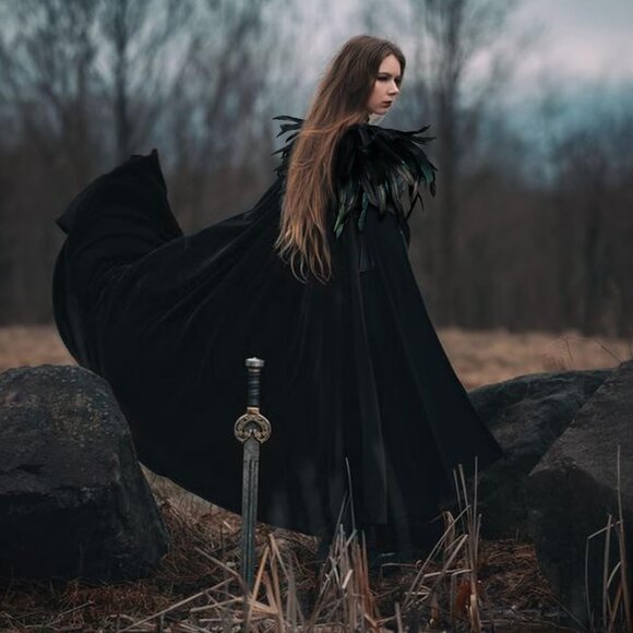 Women Feather Collar Velvet Cloak Vampire Cape Witch Queen Cosplay Costume - Picture 5 of 8